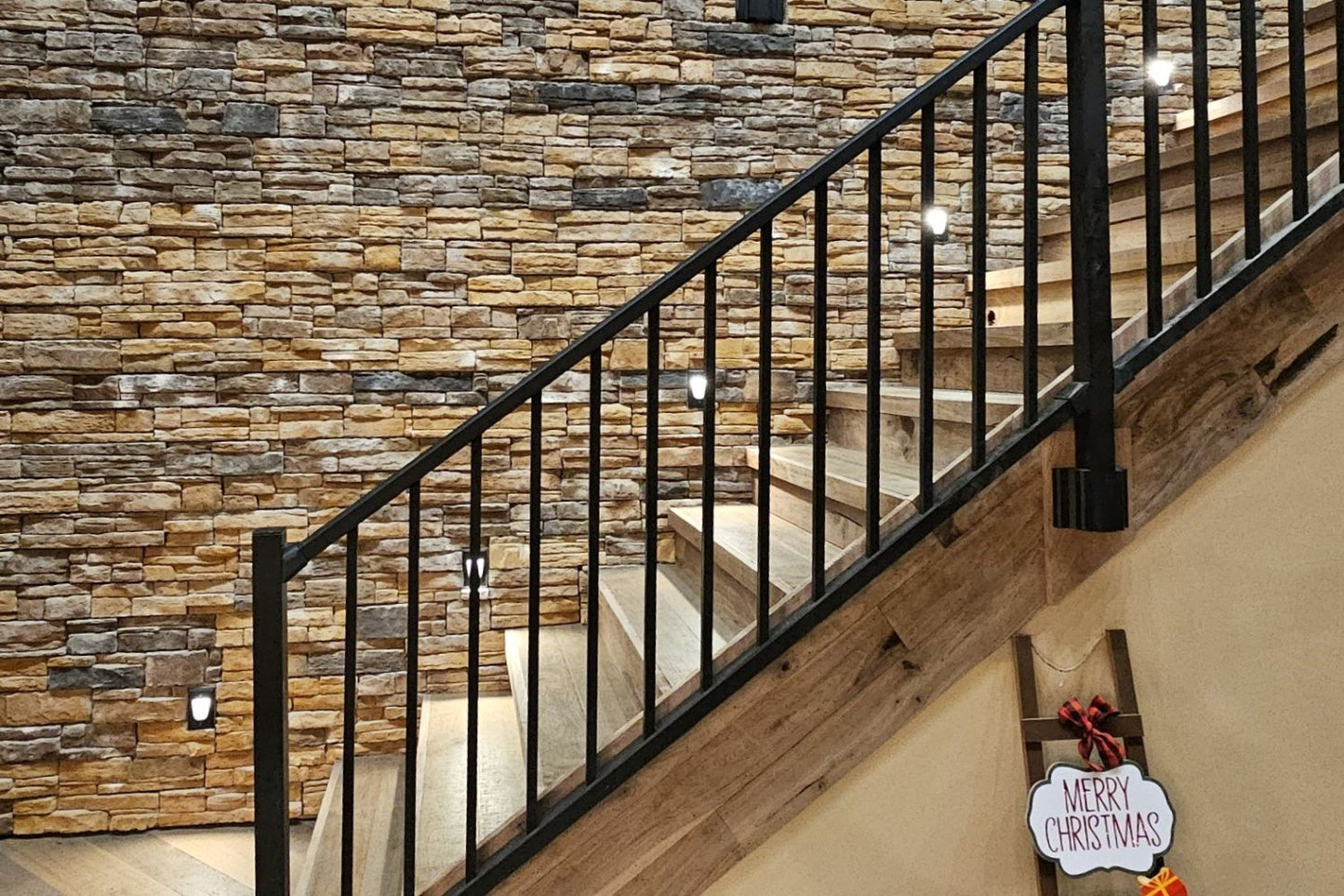 Black Bear Mountain Stone - Stone Veneer - Ready Stack Stone Panel Mossy Creek