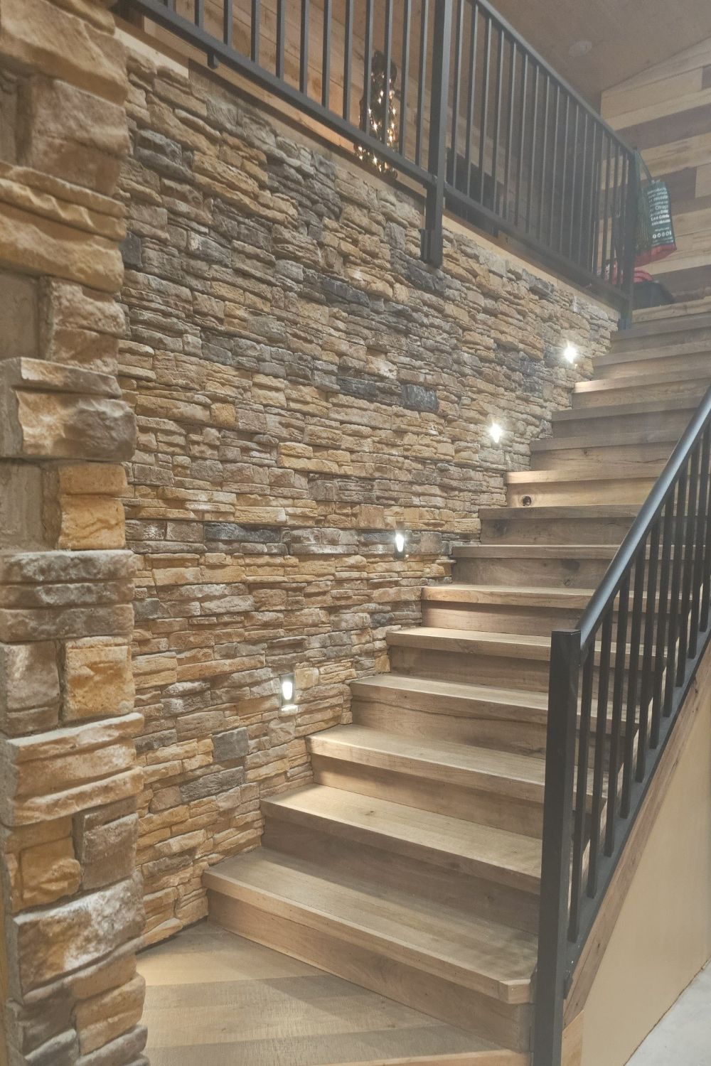 Black Bear Mountain Stone - Stone Veneer - Ready Stack Stone Panel Mossy Creek