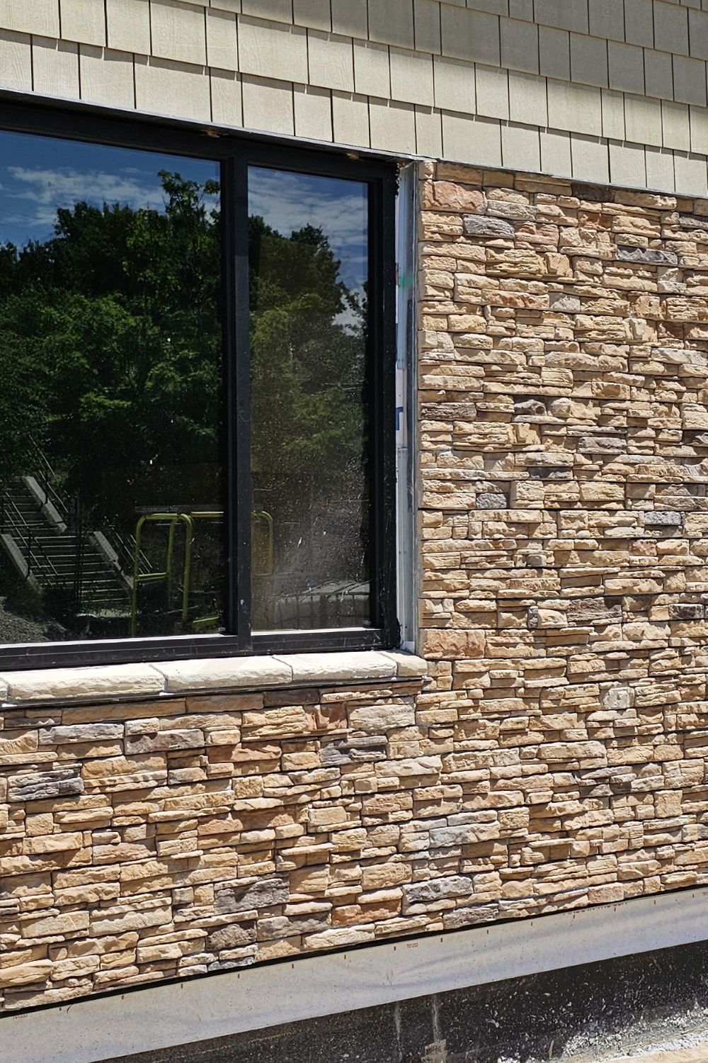 Black Bear Mountain Stone - Stone Veneer - Ready Stack Stone Panel Sienna