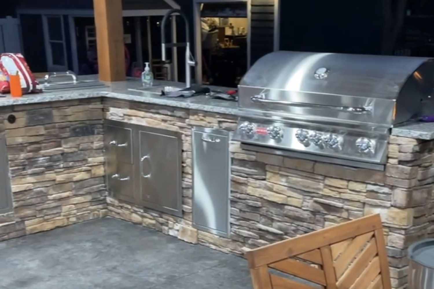 Black Bear Mountain Stone - Stone Veneer - Ready Stack Stone Panel Tacoma