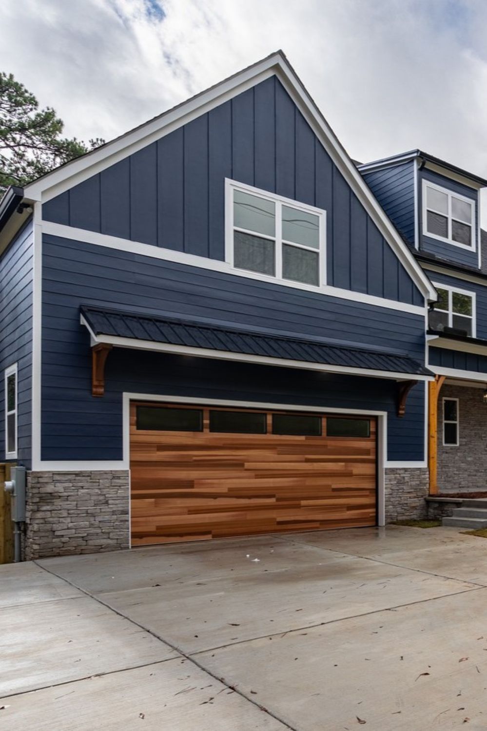 Black Bear Mountain Stone - Stone Veneer - Stack Stone Ash