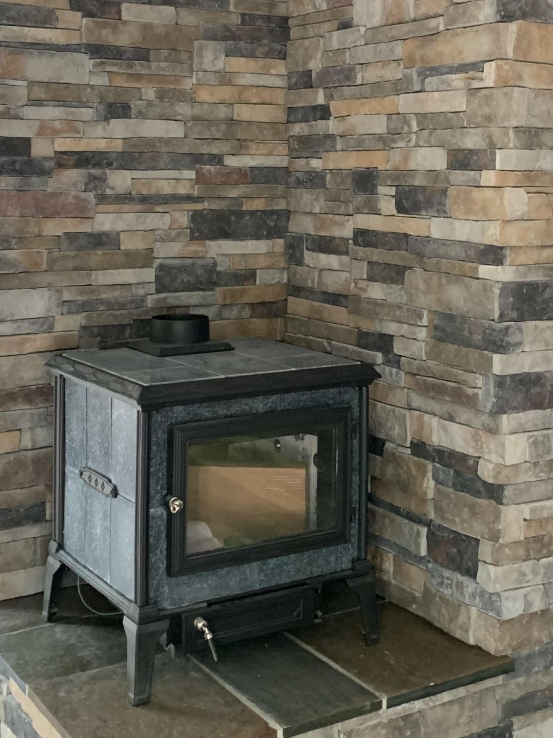 Black Bear Mountain Stone - Stone Veneer - Stack Stone Aspen