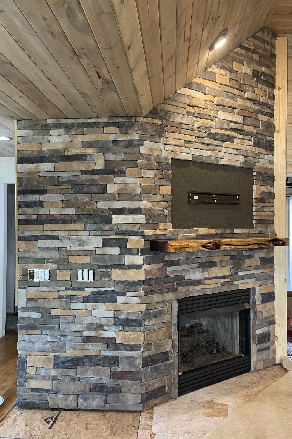 Black Bear Mountain Stone - Stone Veneer - Stack Stone Aspen