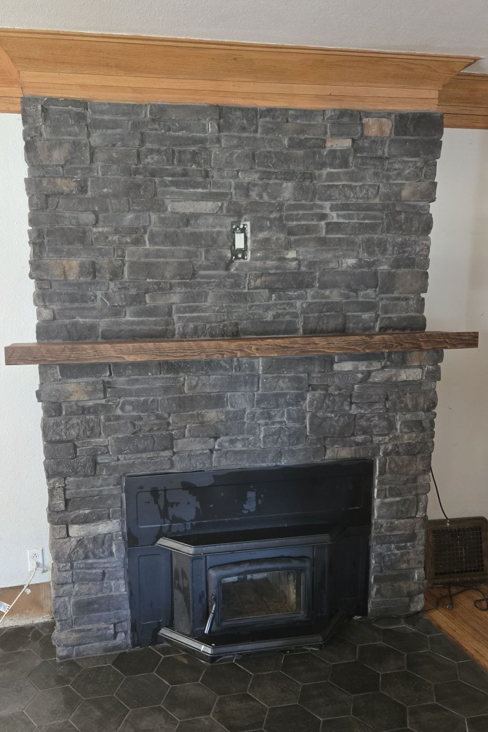 Black Bear Mountain Stone - Stone Veneer - Stack Stone Black Forest