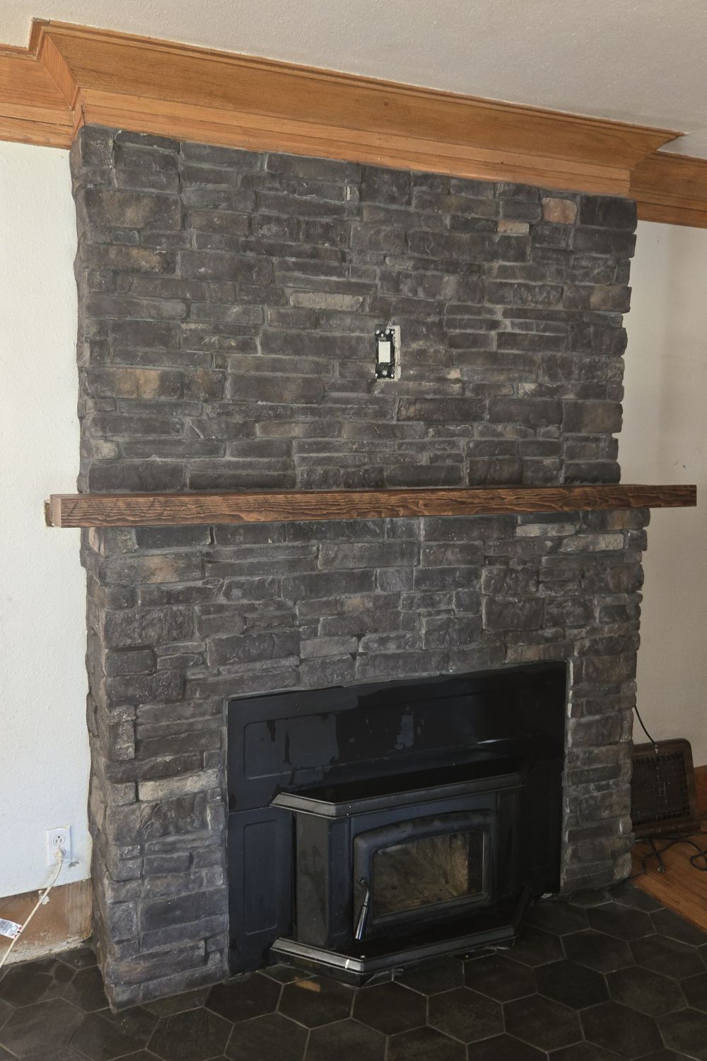 Black Bear Mountain Stone - Stone Veneer - Stack Stone Black Forest