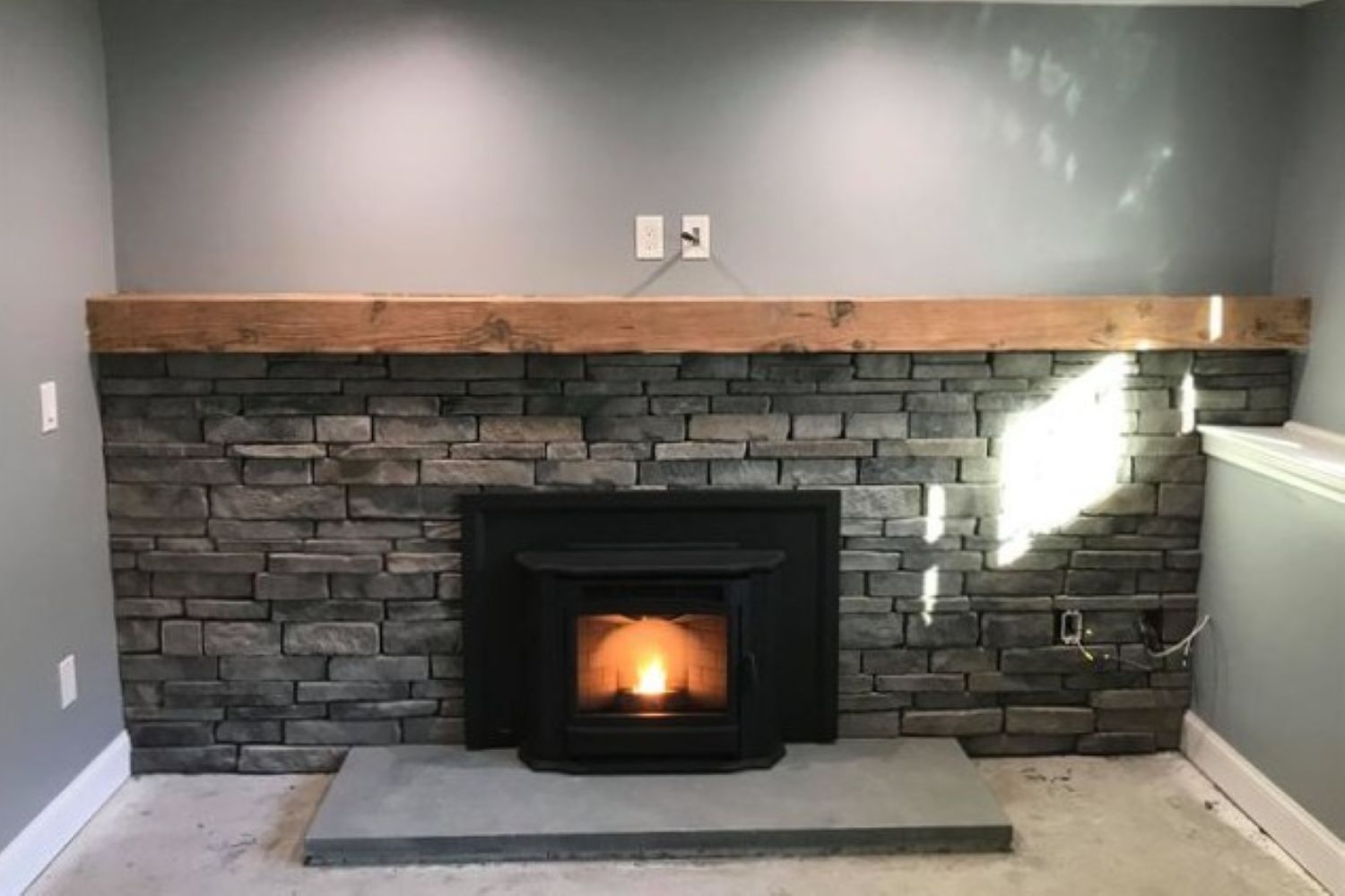 Black Bear Mountain Stone - Stone Veneer - Stack Stone Cool Gray