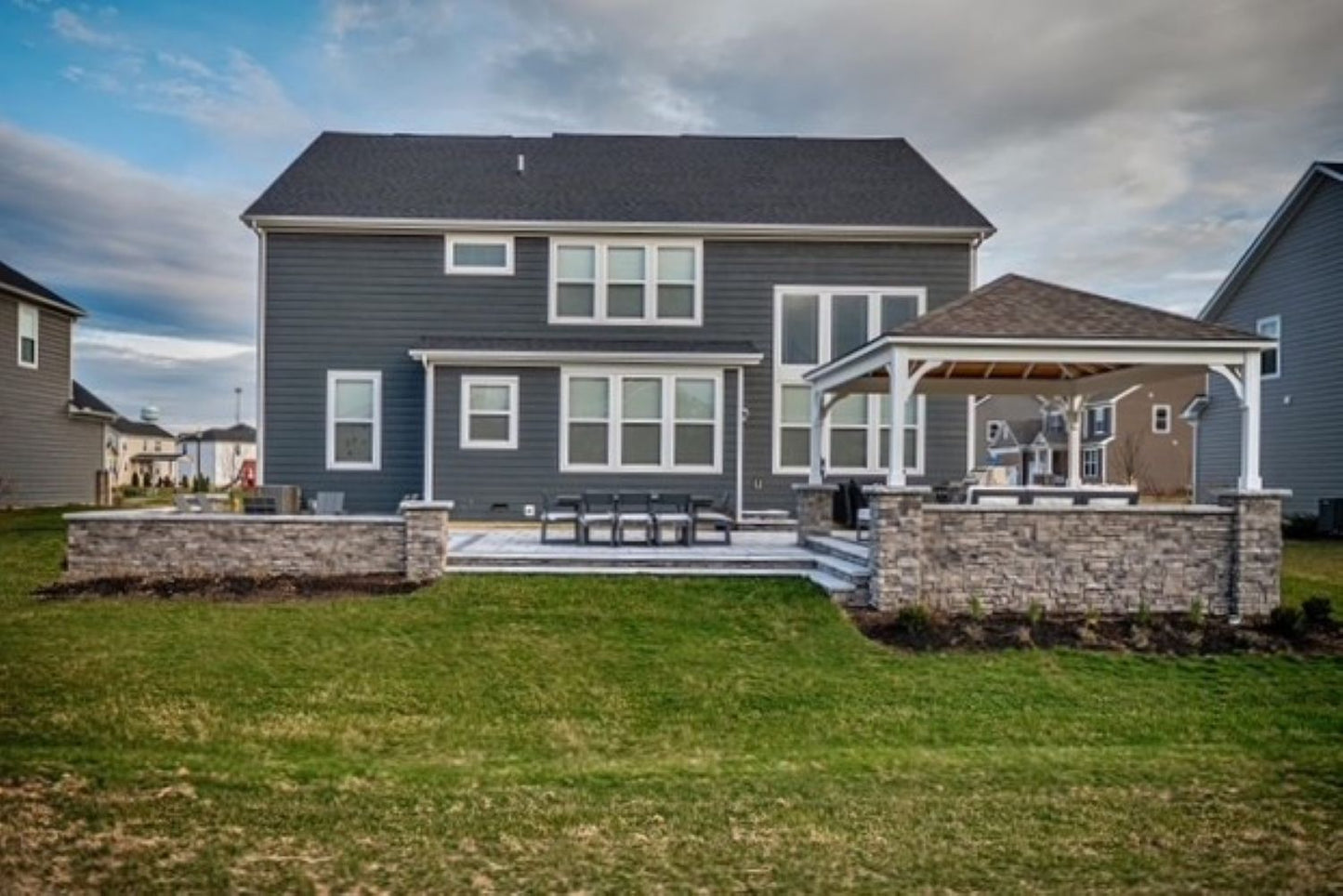 Black Bear Mountain Stone - Stone Veneer - Stack Stone Cool Gray