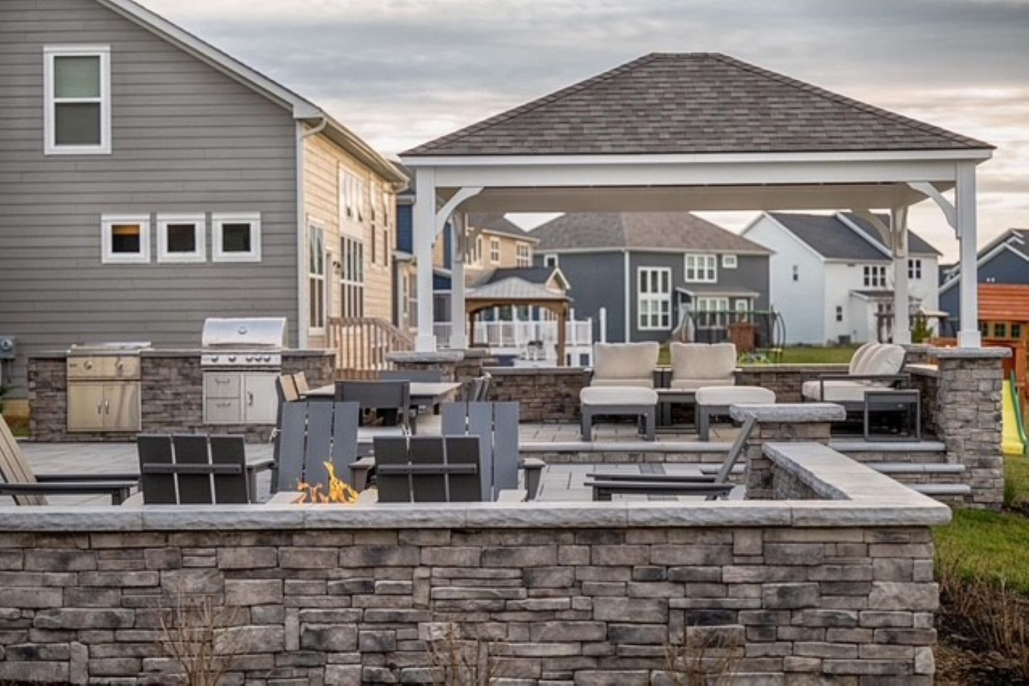 Black Bear Mountain Stone - Stone Veneer - Stack Stone Cool Gray