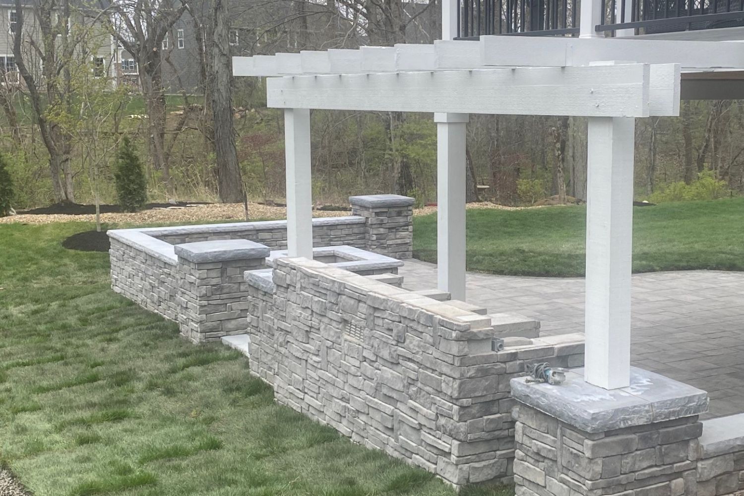Black Bear Mountain Stone - Stone Veneer - Stack Stone Cool Gray
