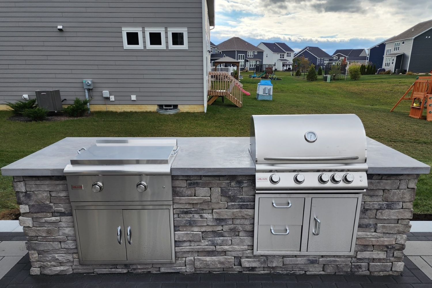 Black Bear Mountain Stone - Stone Veneer - Stack Stone Cool Gray