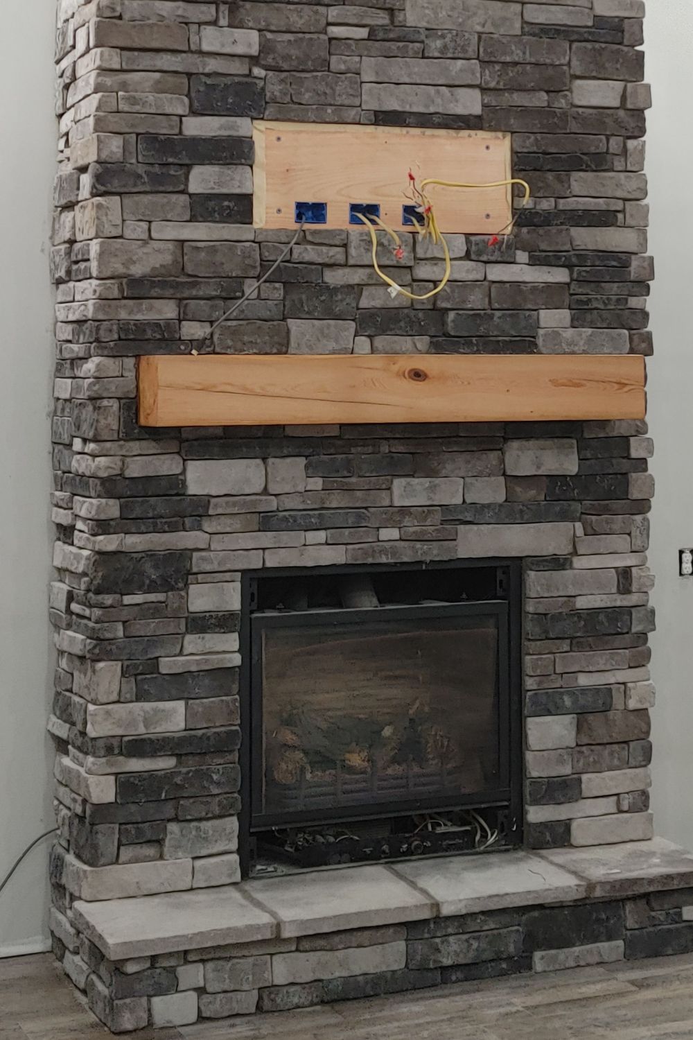 Black Bear Mountain Stone - Stone Veneer - Stack Stone Glacier