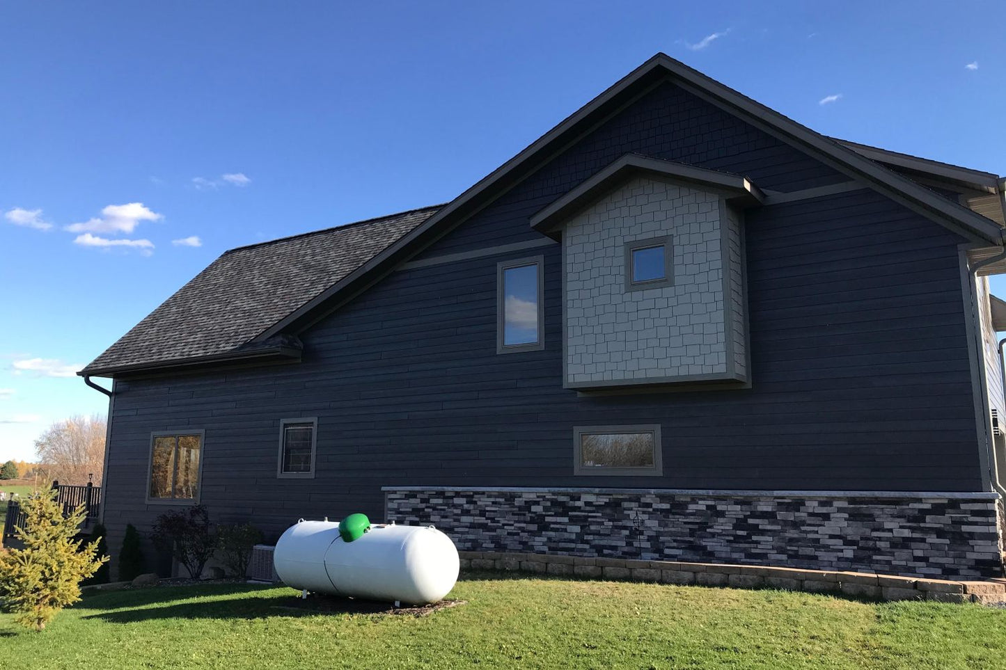 Black Bear Mountain Stone - Stone Veneer - Stack Stone Glacier