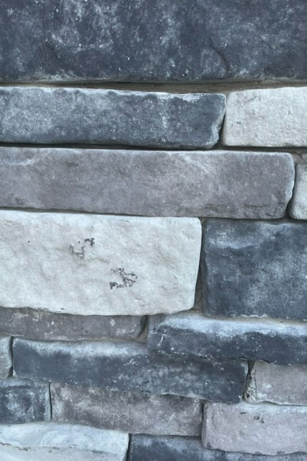 Black Bear Mountain Stone - Stone Veneer - Stack Stone Glacier