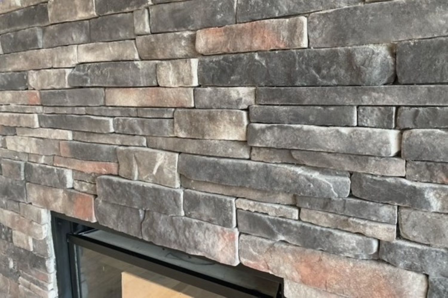 Black Bear Mountain Stone - Stone Veneer - Stack Stone Midnight