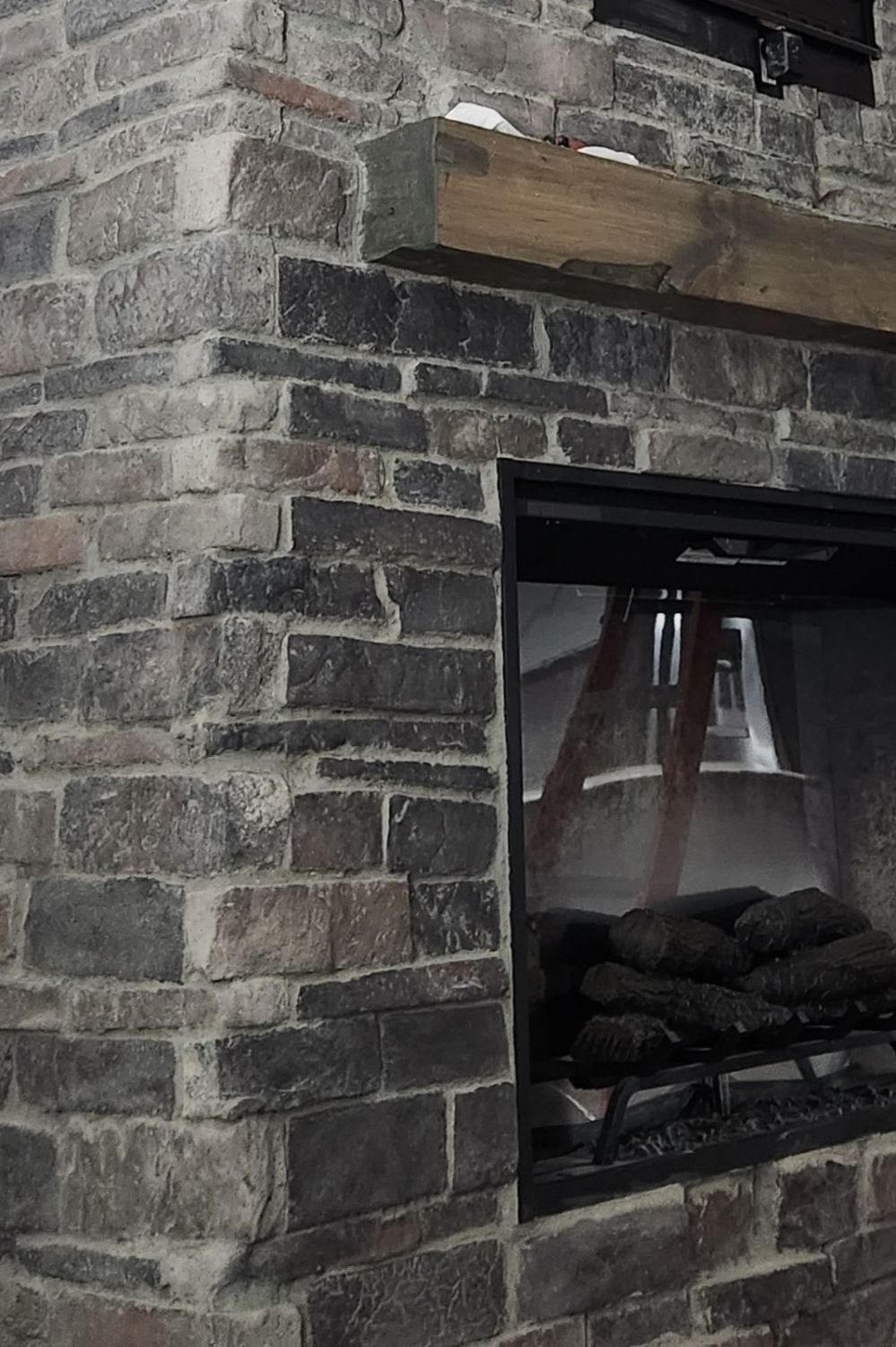 Black Bear Mountain Stone - Stone Veneer - Stack Stone Midnight
