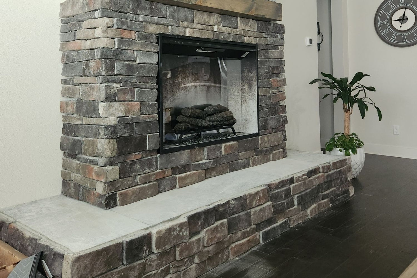 Black Bear Mountain Stone - Stone Veneer - Stack Stone Midnight