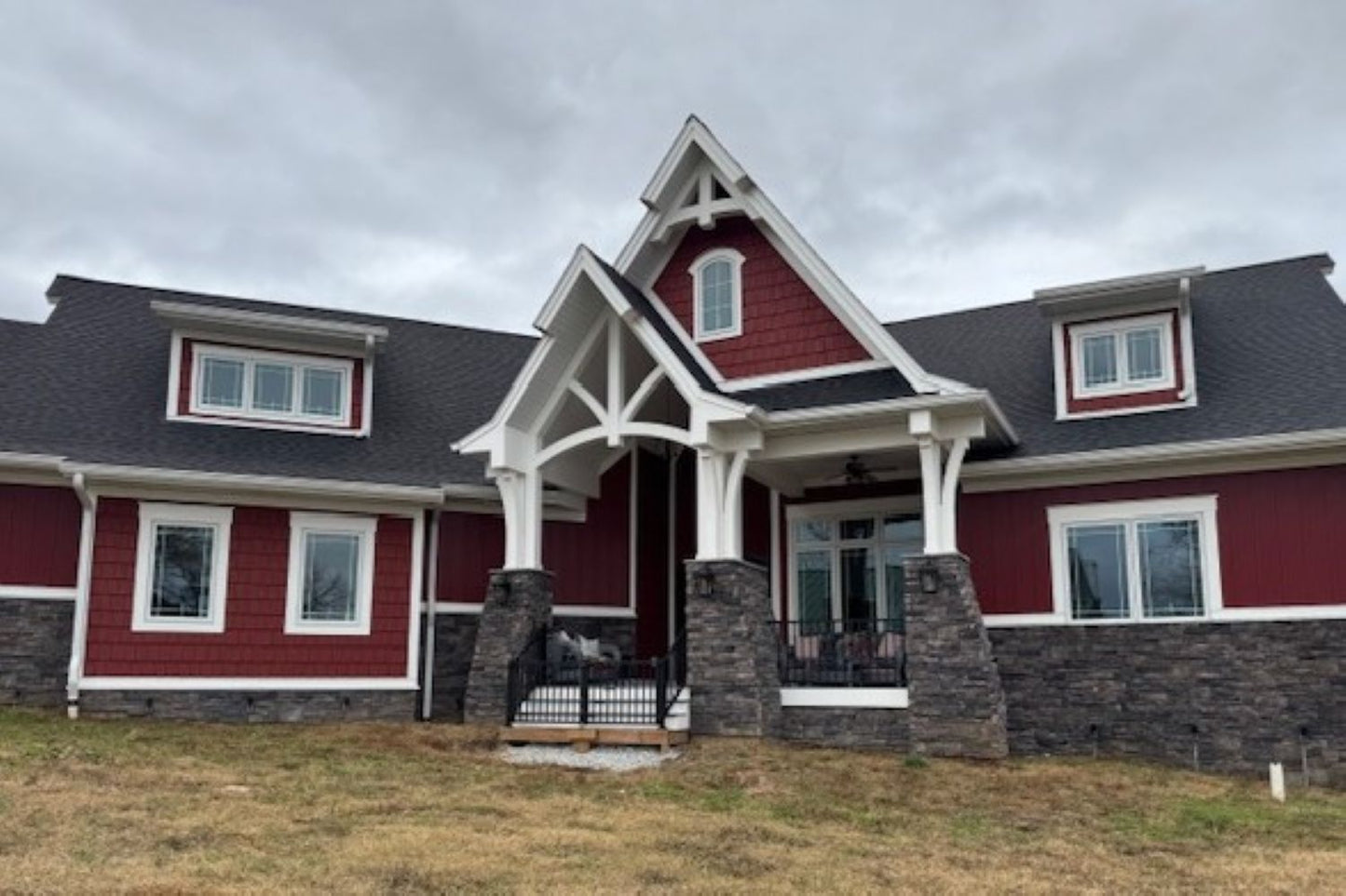 Black Bear Mountain Stone - Stone Veneer - Stack Stone Midnight