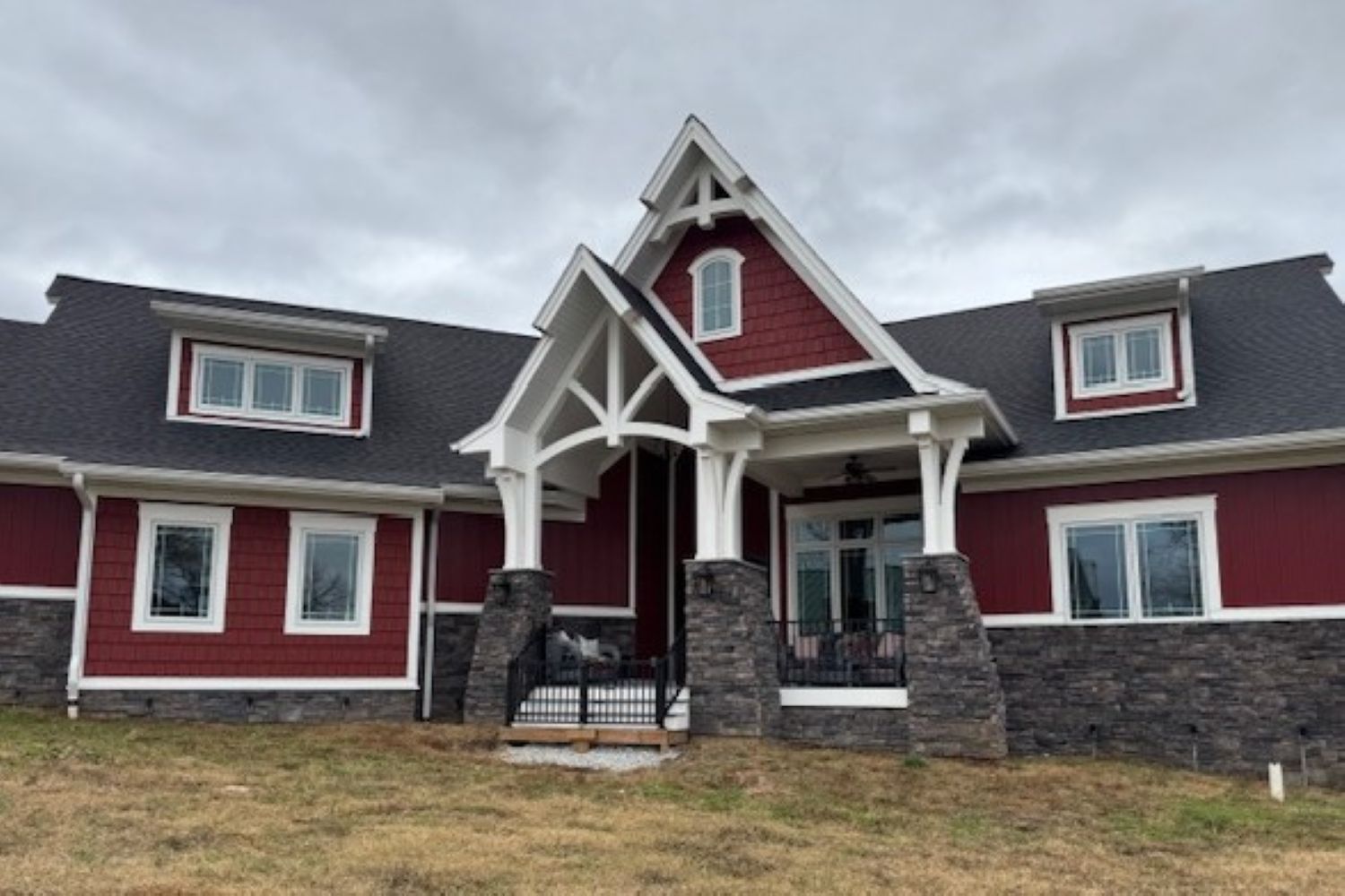 Black Bear Mountain Stone - Stone Veneer - Stack Stone Midnight