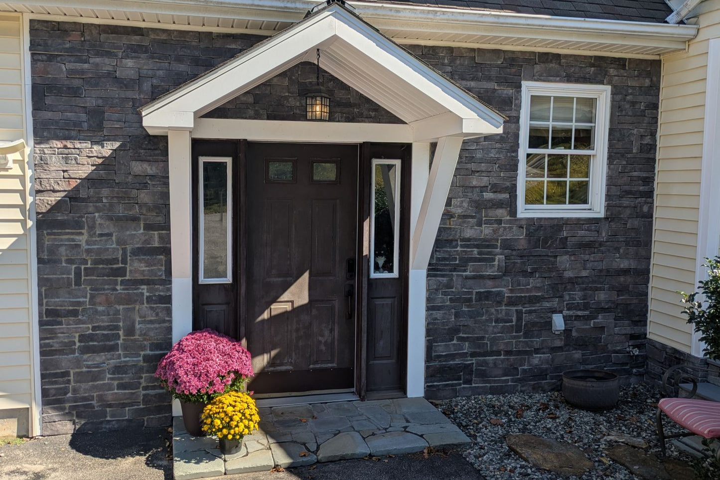 Black Bear Mountain Stone - Stone Veneer - Stack Stone Midnight