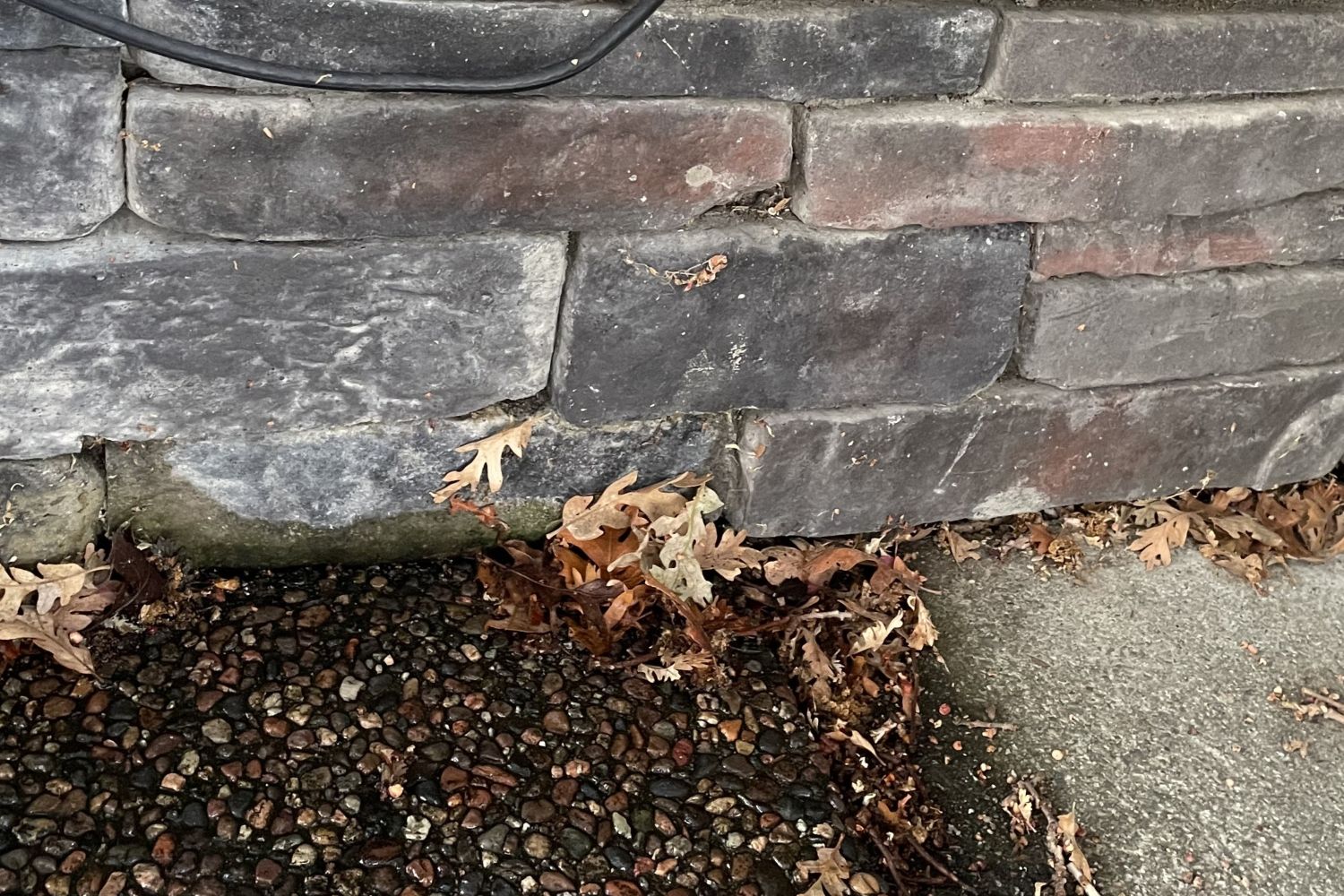 Black Bear Mountain Stone - Stone Veneer - Stack Stone Midnight