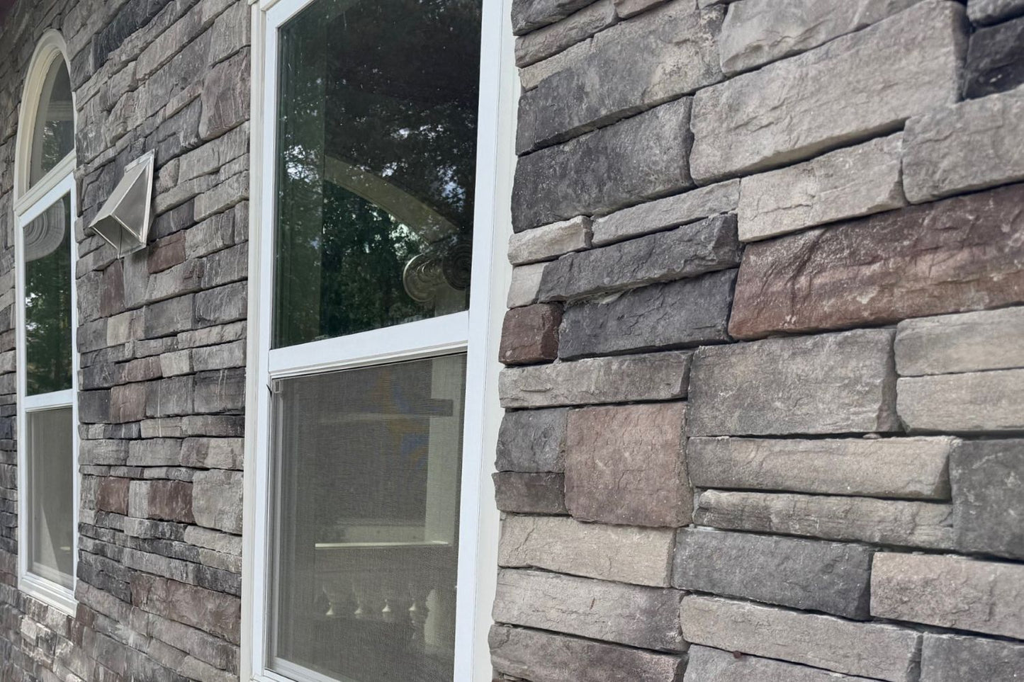 Black Bear Mountain Stone - Stone Veneer - Stack Stone Midnight