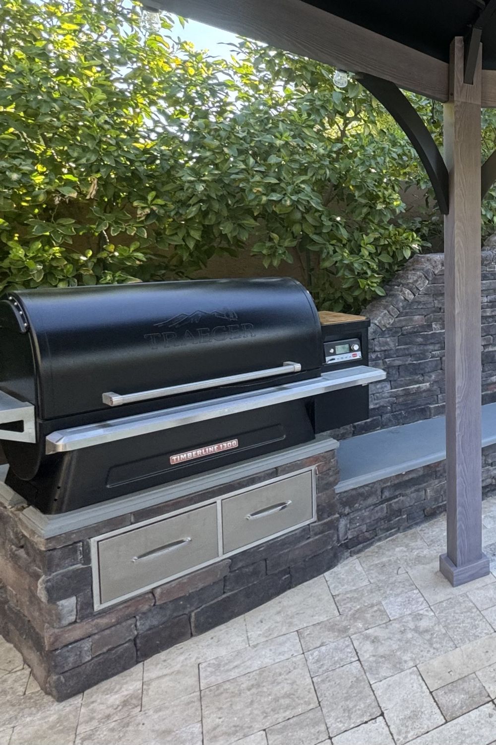 Black Bear Mountain Stone - Stone Veneer - Stack Stone Midnight