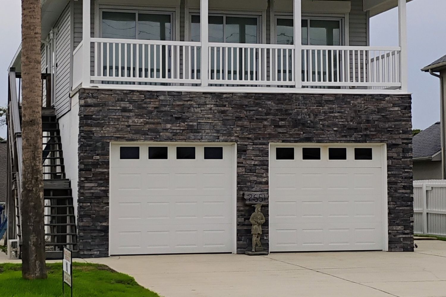 Black Bear Mountain Stone - Stone Veneer - Stack Stone Midnight