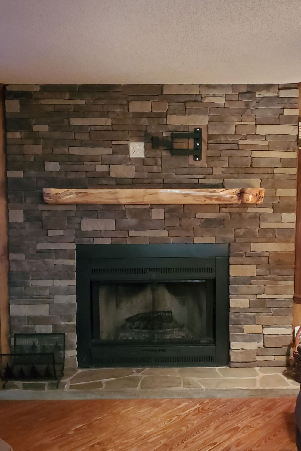 Black Bear Mountain Stone - Stone Veneer - Stack Stone Rustic