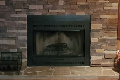 Black Bear Mountain Stone - Stone Veneer - Stack Stone Rustic